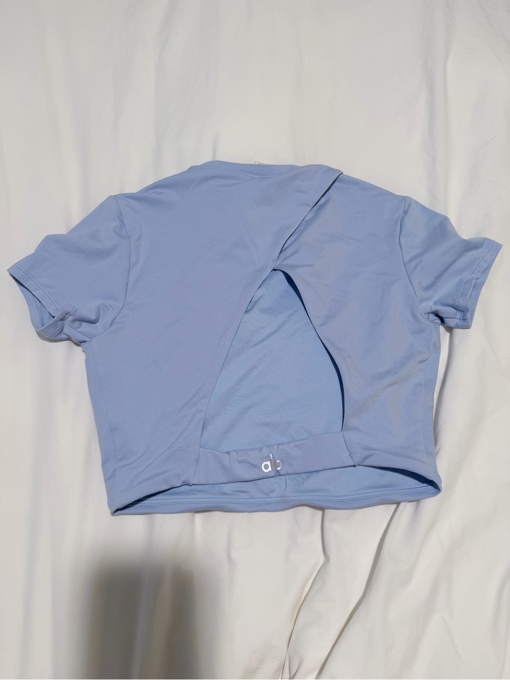 ALO Yoga | Alosoft Cropped Backspin Short sleeve Top | Baby blue | Small - Picture 3 of 3